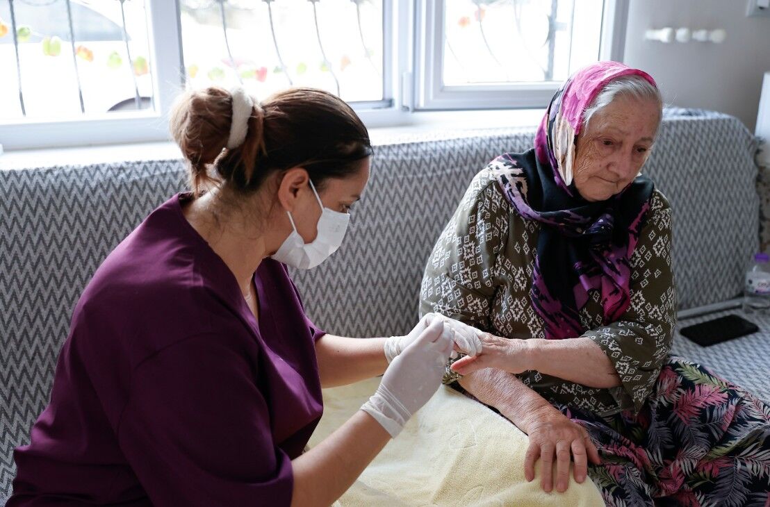 Antalya’da Evde Bakım Hizmeti Binlerce Vatandaşa Ulaşıyor 3